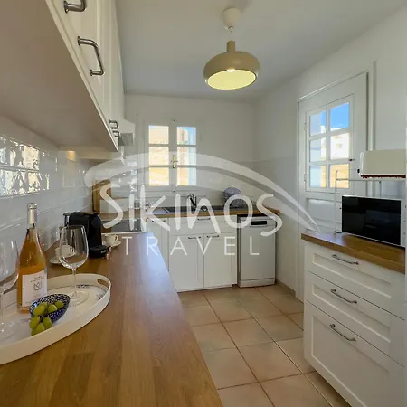 Beachfront Cycladic House Folegandros Town
