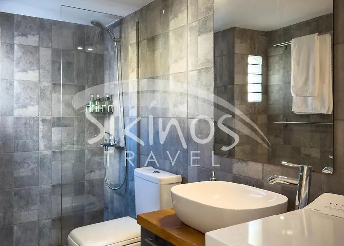 Beachfront Cycladic House *