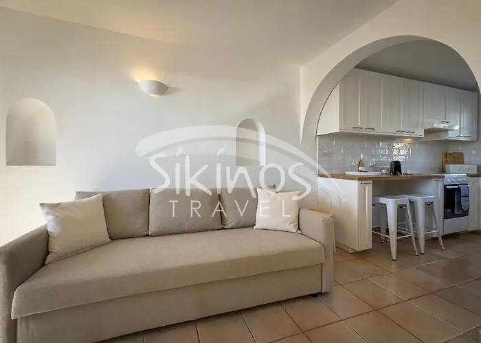 Beachfront Cycladic House * Karavostasis (Folegandros)